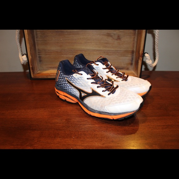 mizuno wave rider 18 brown